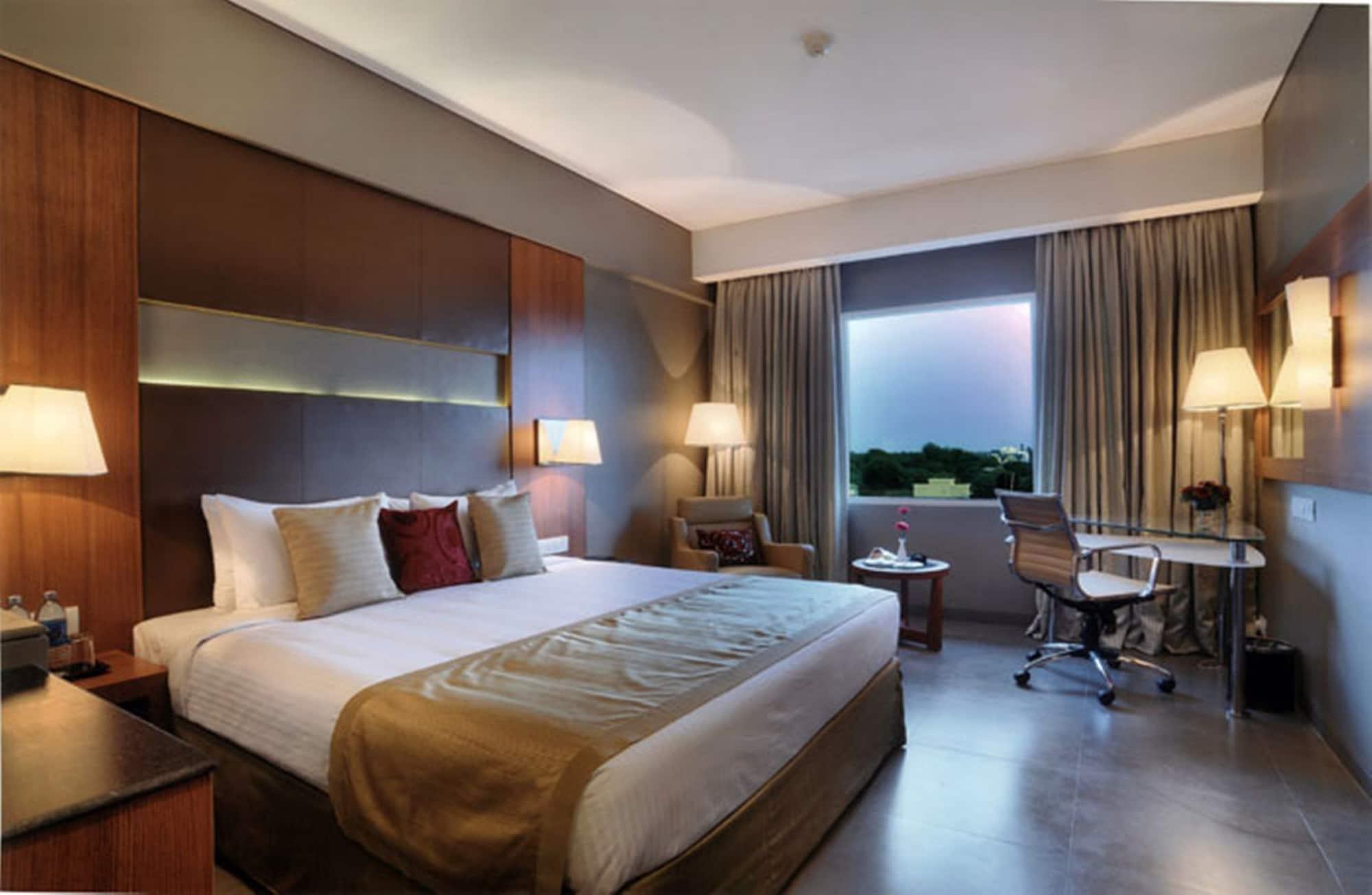 Royal Orchid Central Vadodara Eksteriør bilde
