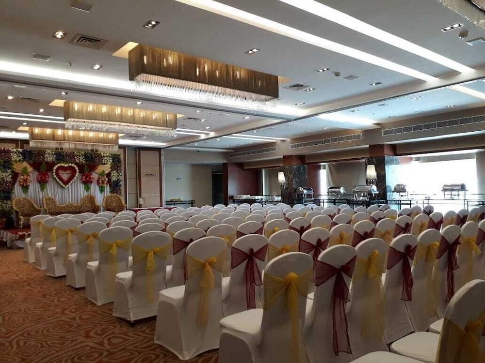 Royal Orchid Central Vadodara Eksteriør bilde