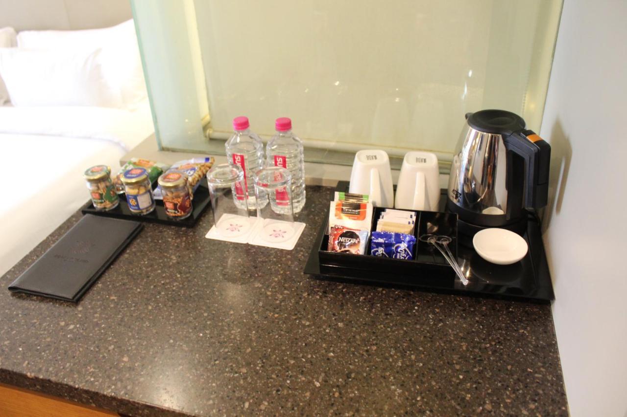 Royal Orchid Central Vadodara Eksteriør bilde