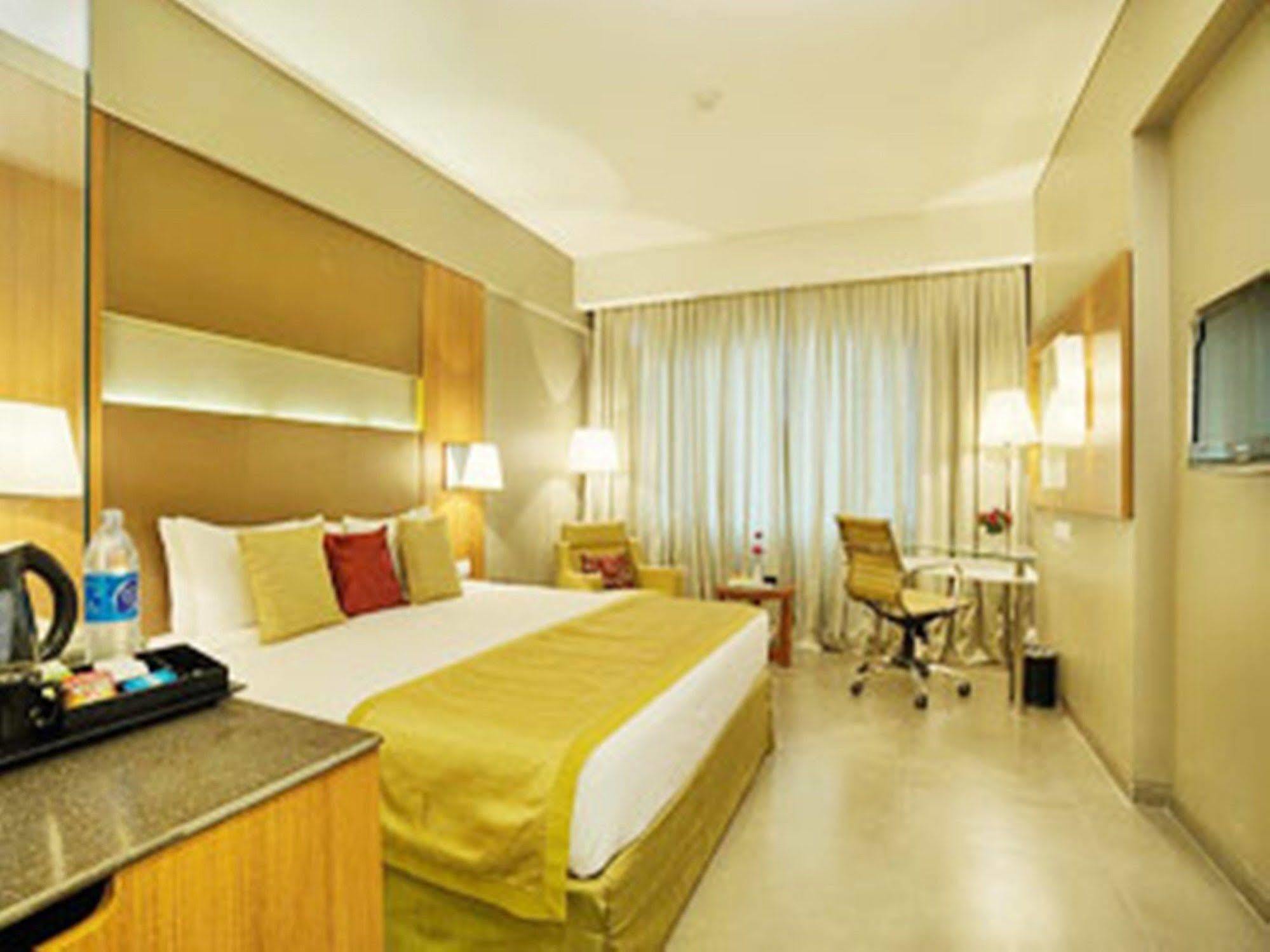 Royal Orchid Central Vadodara Eksteriør bilde